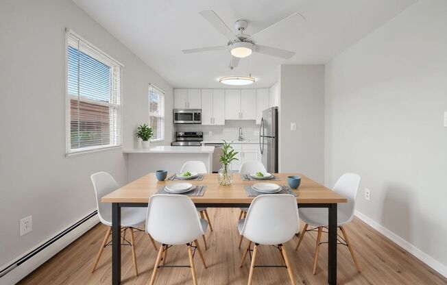 2 beds, 1 bath, 847 sqft, $1,995, Unit 126-11