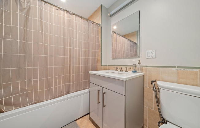 2 beds, 2 baths, 966 sqft, $5,900, Unit 2207