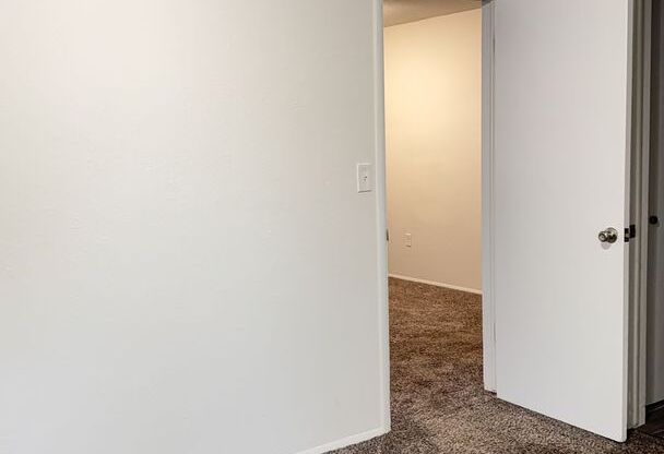 2 beds, 1 bath, 638 sqft, $1,350, Unit 131