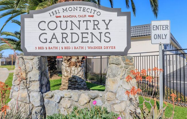 Town and Country Garden Apartments
