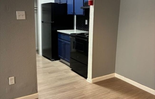 1 bed, 1 bath, 750 sqft, $925, Unit 6801