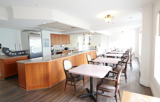 Studio, 1 bath, 527 sqft, $1,350, Unit 0416