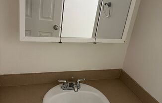 2 beds, 1.5 baths, 1,150 sqft, $1,650, Unit 24