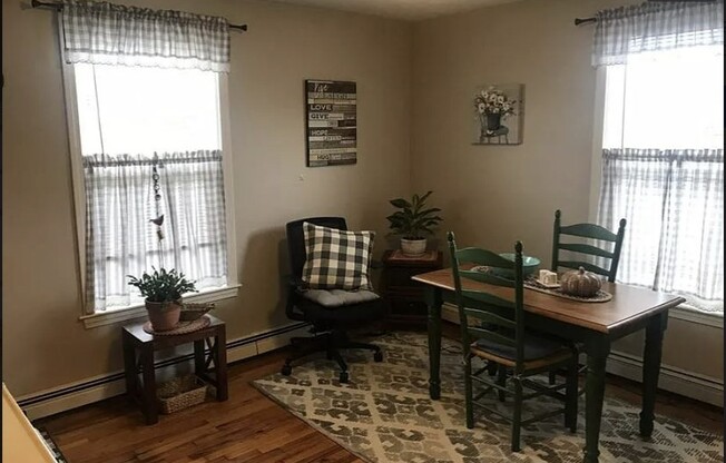 Studio, 1 bath, 750 sqft, $1,650, Unit 3