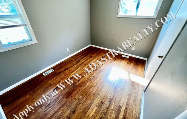 3 beds, 1 bath, $1,295