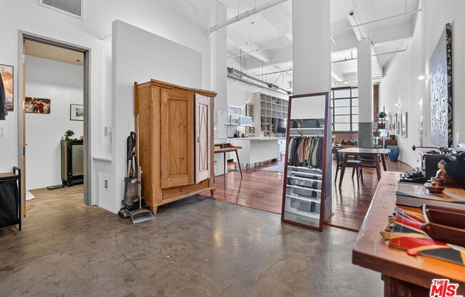 Studio, 1 bath, 1,147 sqft, $3,995, Unit 606