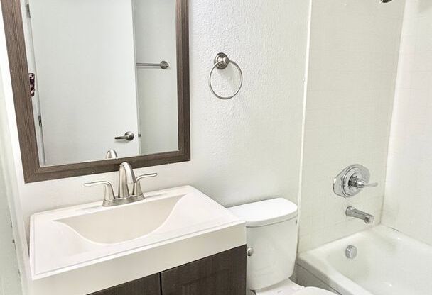 1 bed, 1 bath, 465 sqft, $1,325, Unit 111