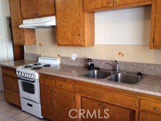 2 beds, 1 bath, 800 sqft, $2,400, Unit 3