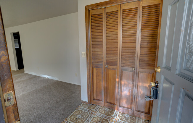 2 bedroom, 1 bath duplex in the North End.