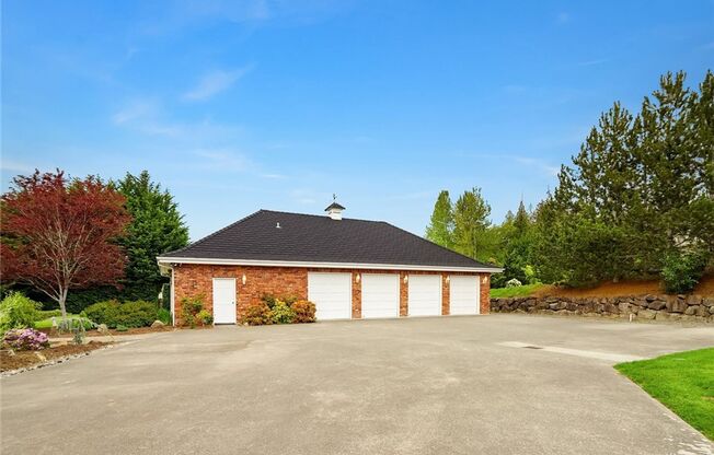 Spacious 1 bedroom, .75 bathroom MIL apartment ALL UTILITIES INCLUDED