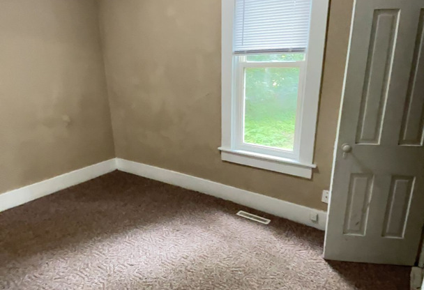 5 Bedroom House with a Nice Big Yard - Available June 2027
