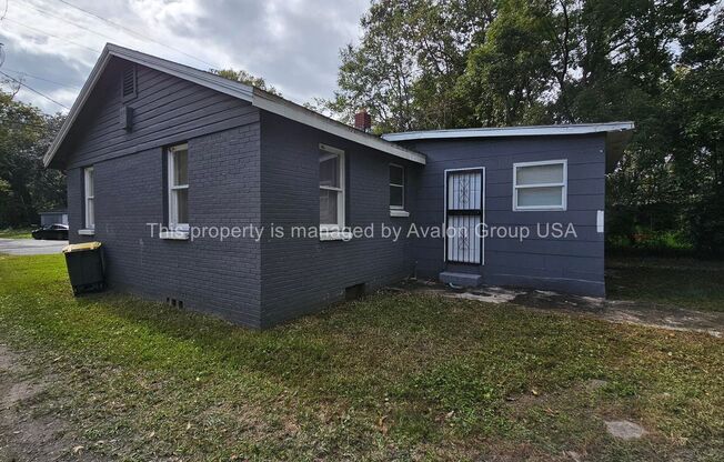 3 beds, 1.5 baths, $1,325