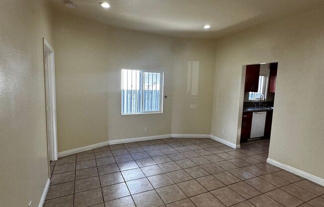 Welcome to 750 E 40th Pl