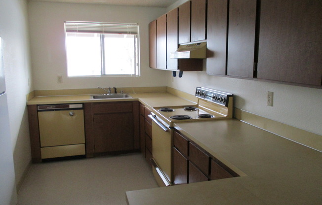2 beds, 1 bath, 712 sqft, $995, Unit 41