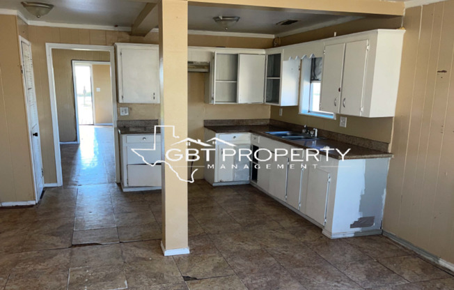 3 beds, 2 baths, $1,495, Unit House