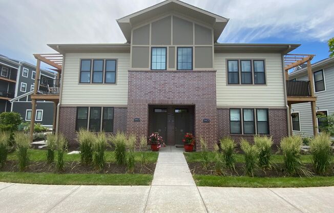 1 bed, 1 bath, 853 sqft, $1,395, Unit 10474 S. 131st Street Unit 202 A853 4P
