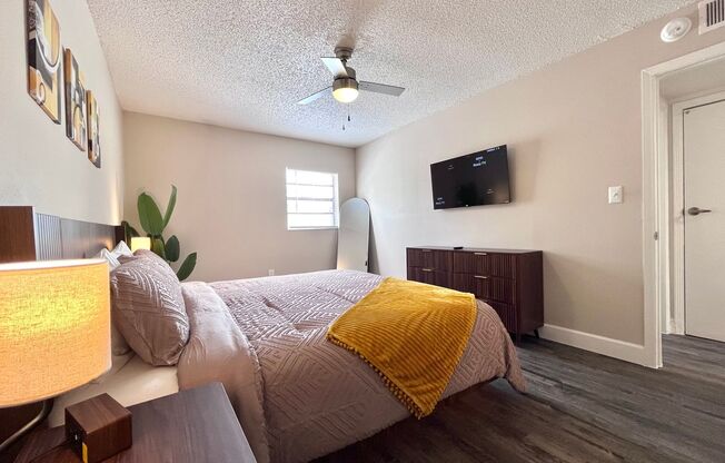 2 beds, 2 baths, 1,000 sqft, $1,999, Unit 207