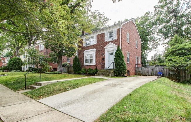 Classic 4 Bedroom, 1.5 Bathroom Colonial in Wyngate!  Beautiful Home with a Nice Yard!