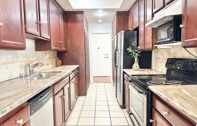 2177 S BEVERLY GLN BLVD