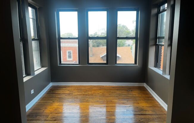 6641-43 S. Marquette