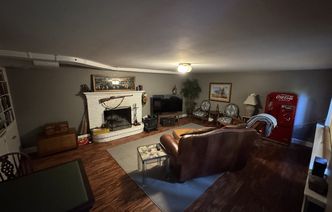 3433 MAGNOLIA BLVD W