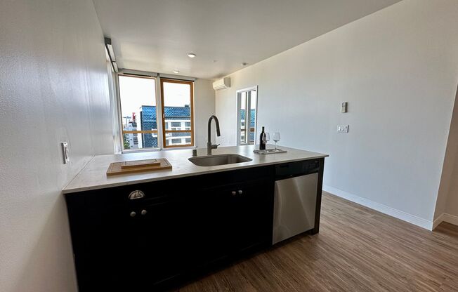 2 beds, 2 baths, 826 sqft, $3,600, Unit Unit 707