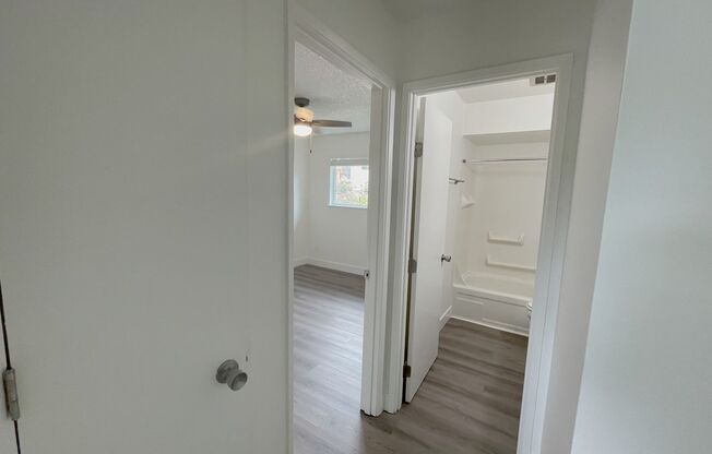 2 beds, 1 bath, 890 sqft, $1,495, Unit 15