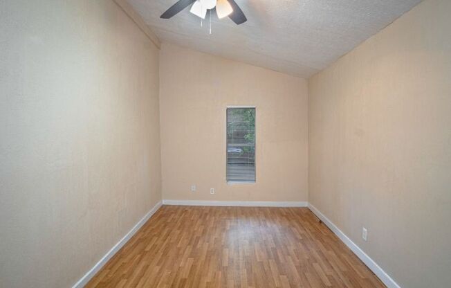 3 beds, 1 bath, $1,435