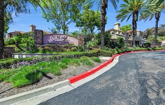 Beautiful Upper-Level Corner Condo, Dual Primary Suites & Resort-Style Amenities with Washer and Dryer!!!