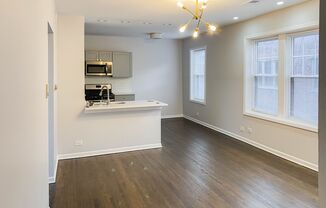 3712 N Sheffield Ave 404