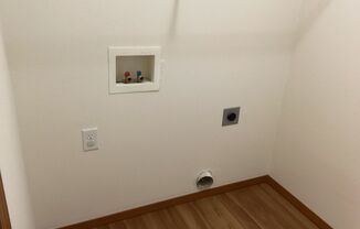3 beds, 2 baths, 1,482 sqft, $1,795, Unit 25-12305