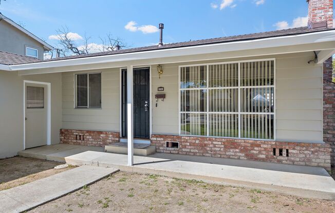 Nice 4BR/2.5BA Home in GREAT Location!