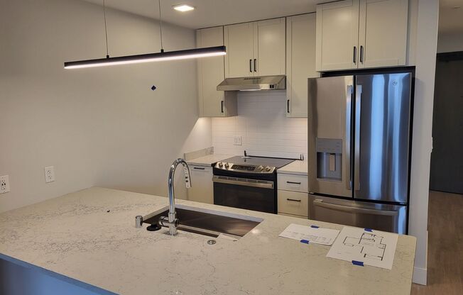Studio, 1 bath, 657 sqft, $1,915, Unit #303