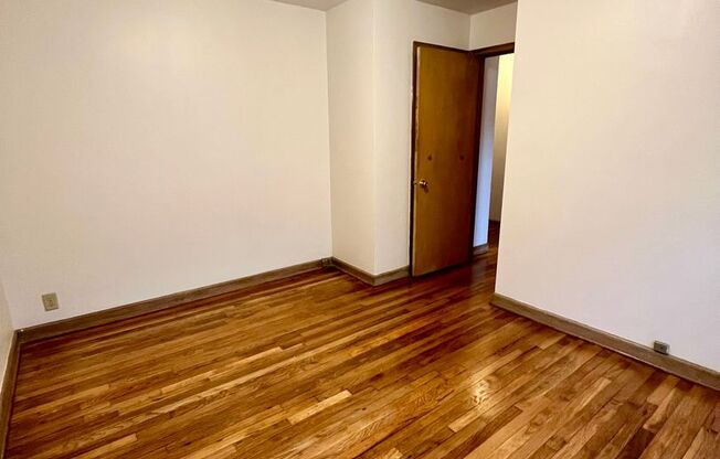 1 bed, 1 bath, $895, Unit 07