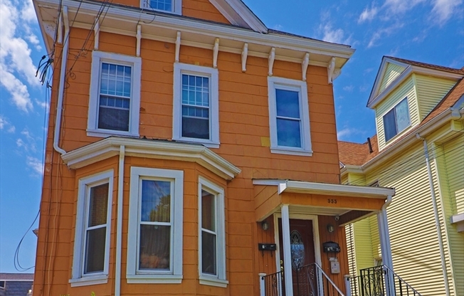 555 Main St