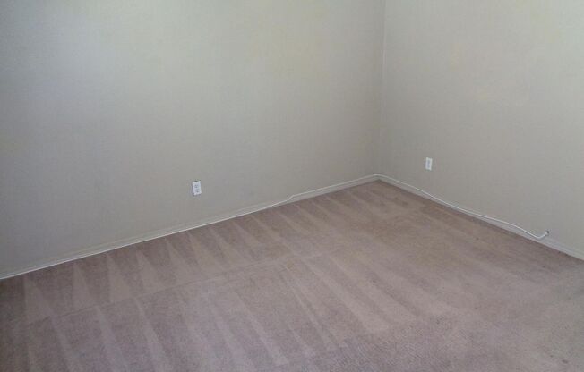 3 beds, 3 baths, $1,595
