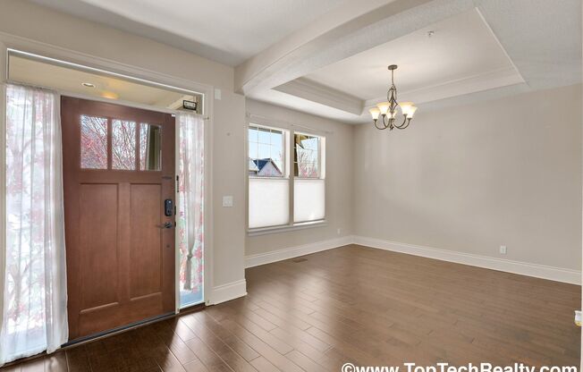 Beautiful 4 Bedroom 2.5 Bath  Arbor Heights Home w/ Den & Gourmet Kitchen Island! Findley/Stoller Schools!