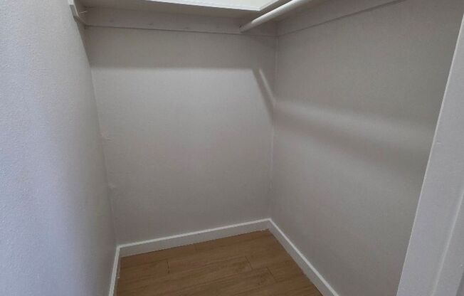 1 bed, 1 bath, 700 sqft, $1,054, Unit LAW11-225