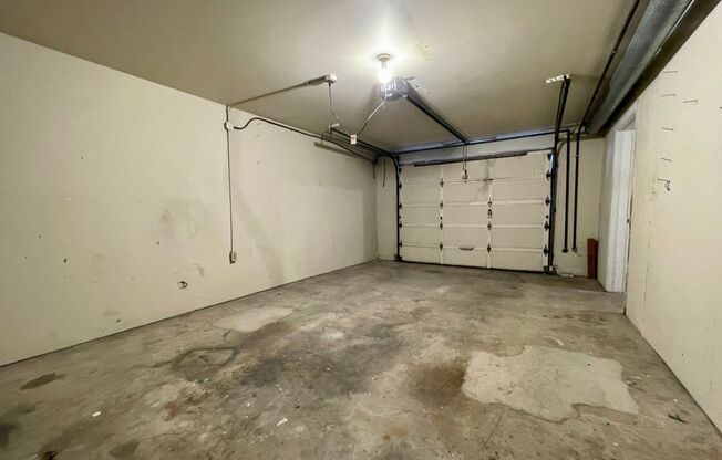 2 beds, 1 bath, 1,672 sqft, $2,145, Unit 11630