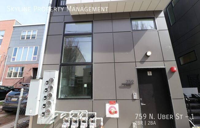 759 N UBER ST