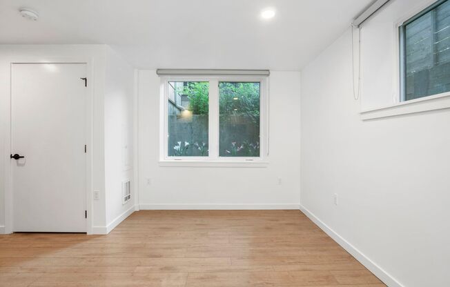 Studio, 1 bath, 293 sqft, $1,220.63, Unit L04