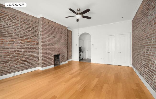 141 LEXINGTON AVE