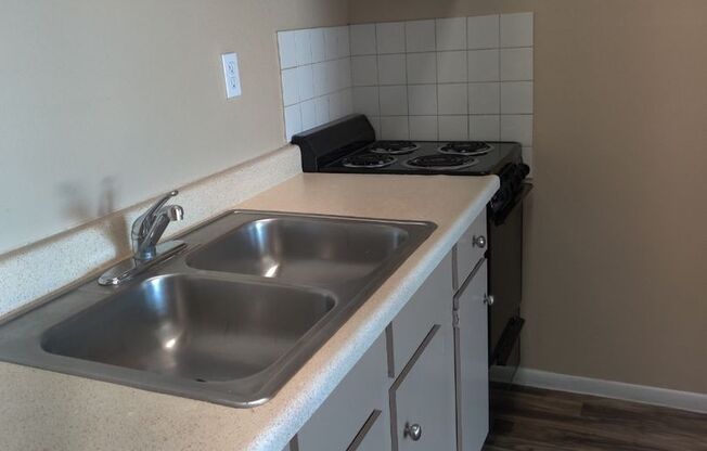 Studio, 1 bath, 478 sqft, $1,025, Unit 132