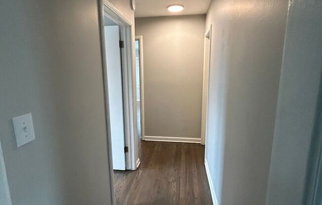 2 beds, 1 bath, 860 sqft, $1,050, Unit 4730-8