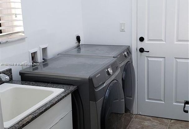 8280 NW 28TH ST COOPER CITY, FL 33024