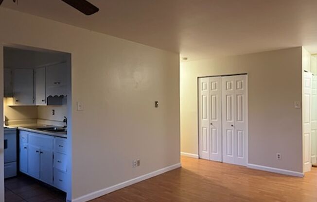 1 Bed / 1 Bath – Updated 2nd Floor Apartment | Water, Sewer & Trash Included