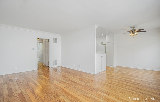 220 N CRES DR