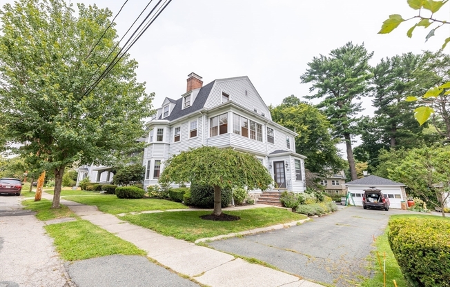 18 HAWTHORN RD