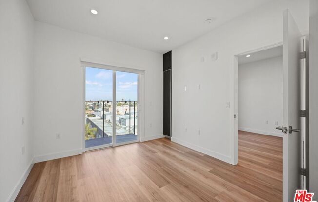2 beds, 2 baths, 714 sqft, $3,495, Unit 609