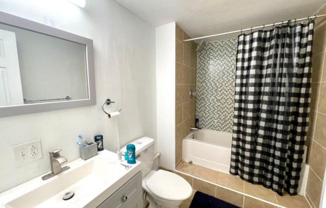 Studio, 1 bath, 500 sqft, $1,000, Unit Unit 6